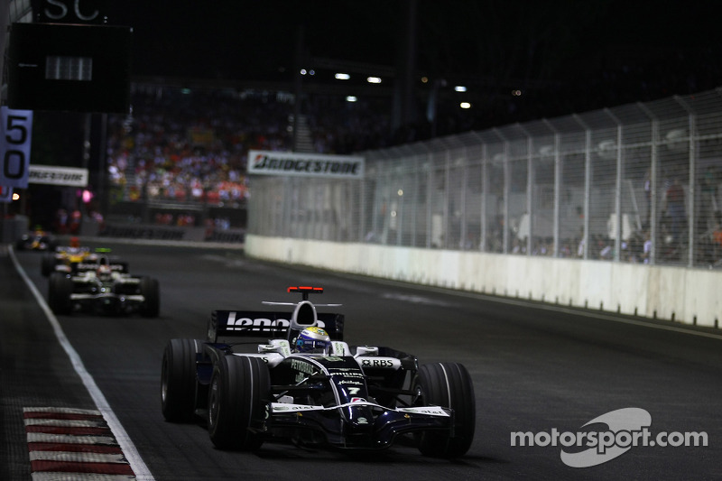 Rosberg deveria ter sido o vencedor dessa corrida, Pois Alonso foi ajudado pela trapaça de Cingapura.