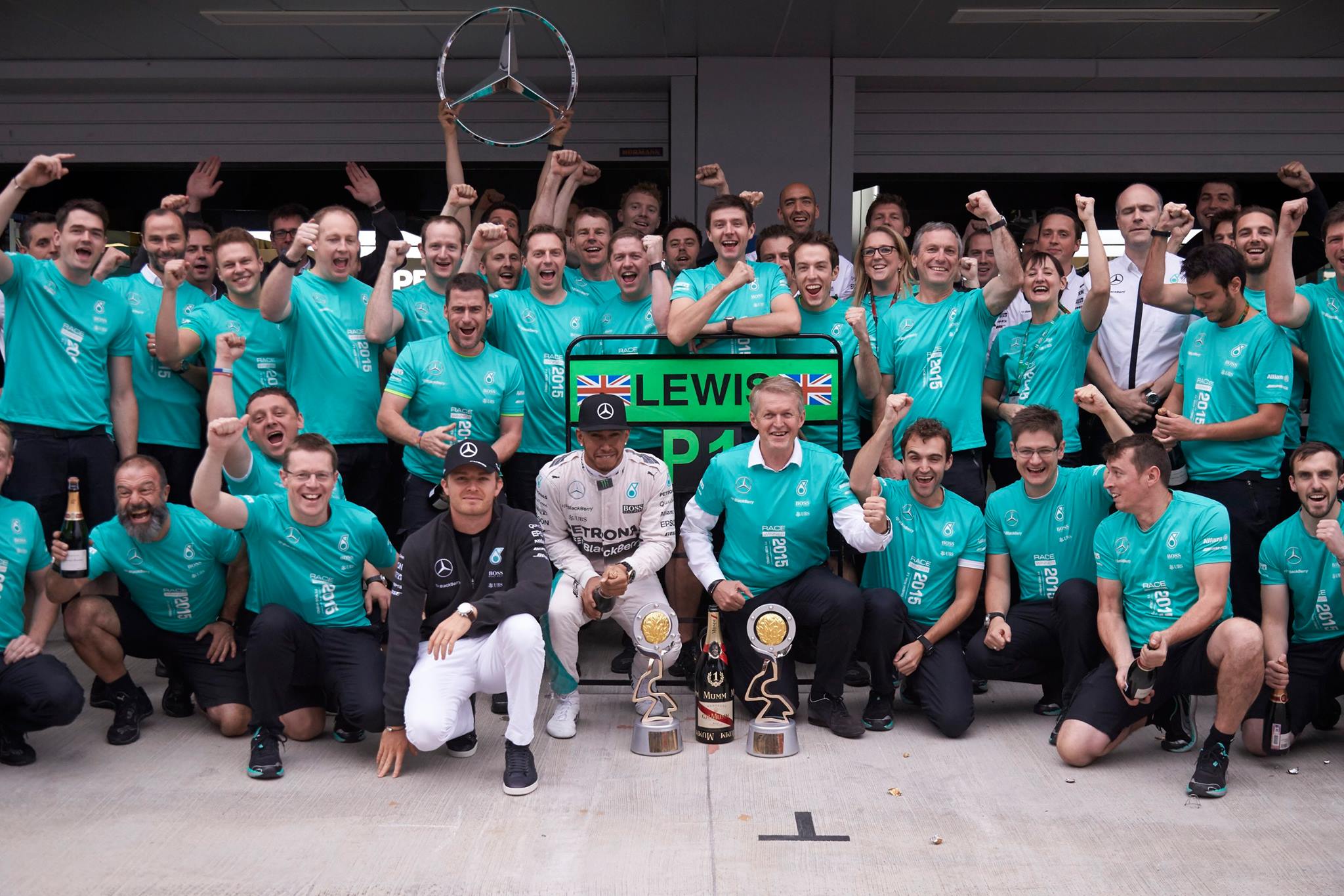 Mercedes Campeão dos Construtores de 2015