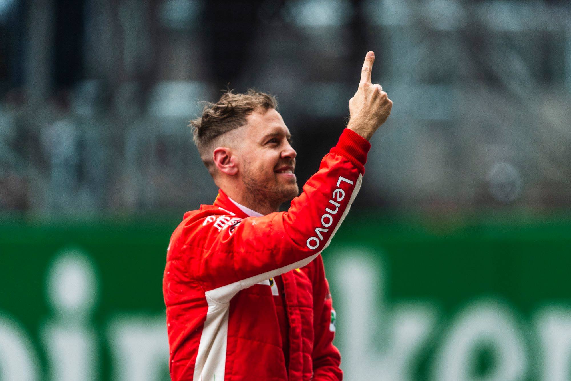 Ferrari domina treino em Xangai e Vettel conquista 52ªpole da Carreira