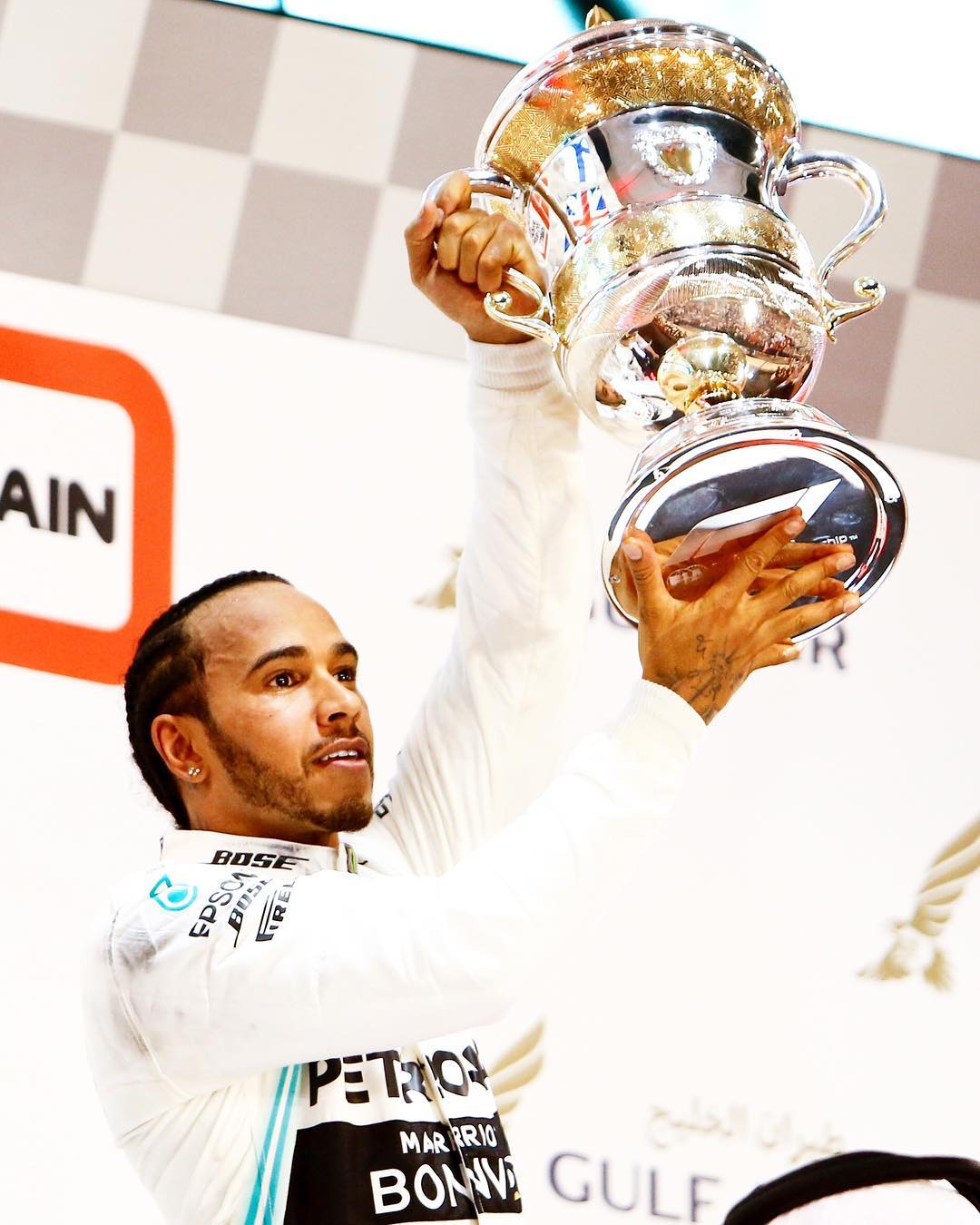 Leclerc domina corrida, Mas motor perde potência e Hamilton conquista vitória no Bahrein